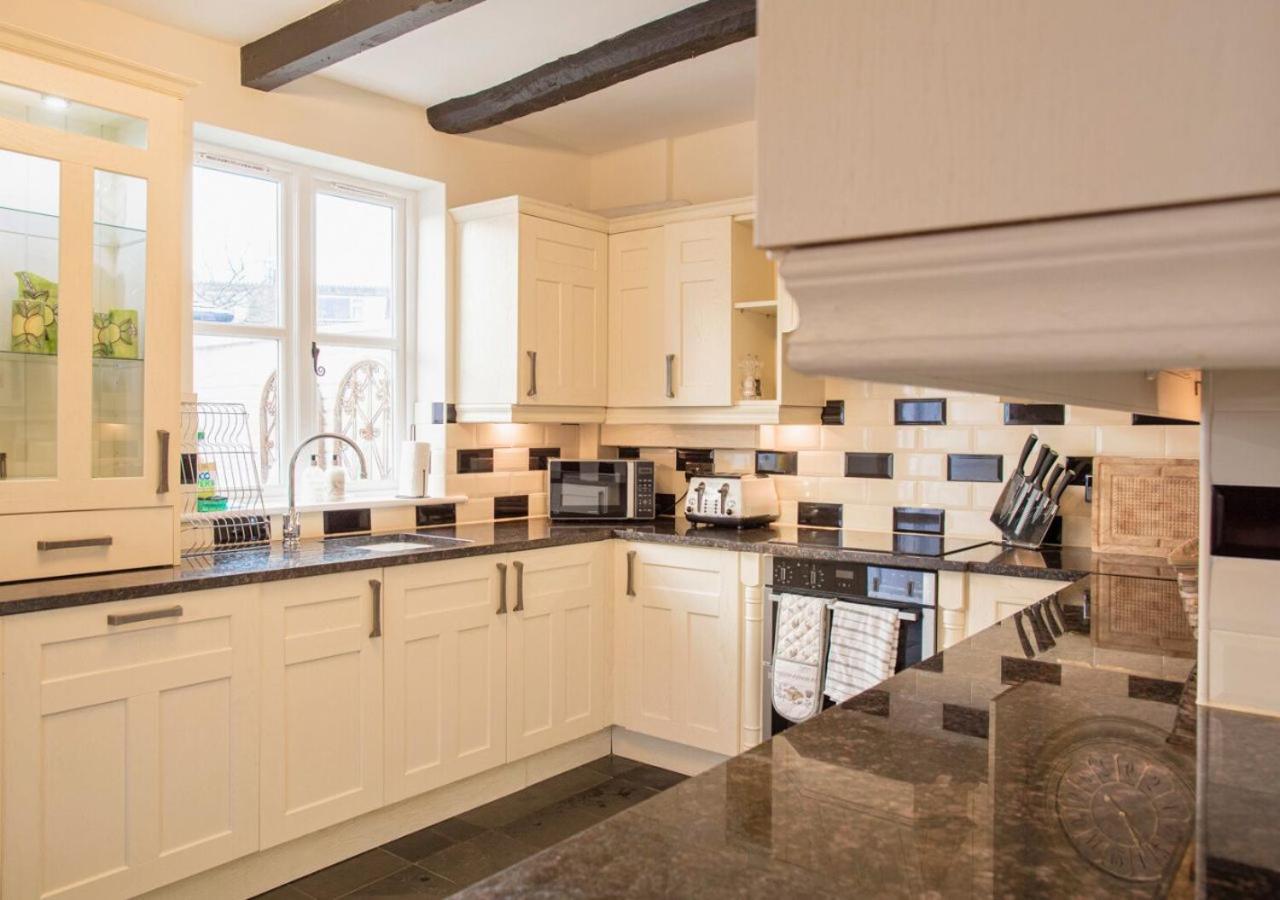 Charming 2 Bed House In Tewkesbury Centre Villa Exterior photo